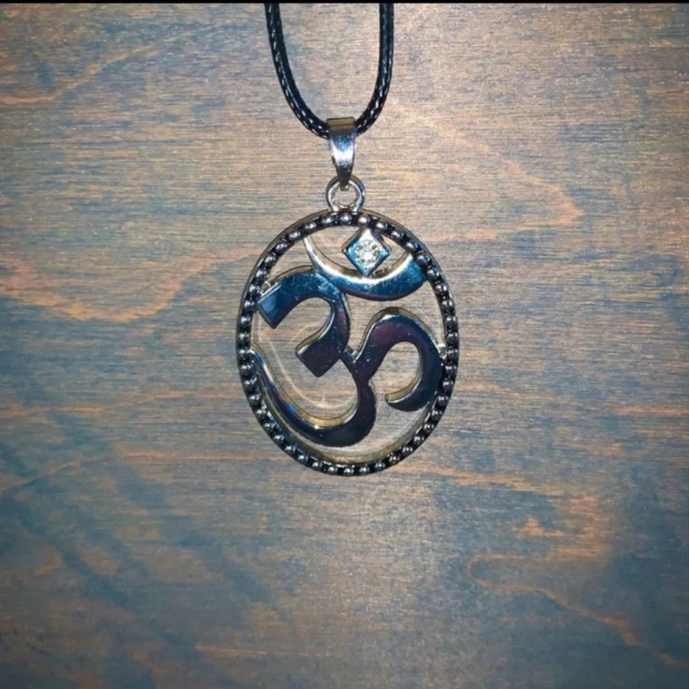 New Aum Om Sterling Silver Artisan White Sapphire Leather Namaste Yoga Necklace